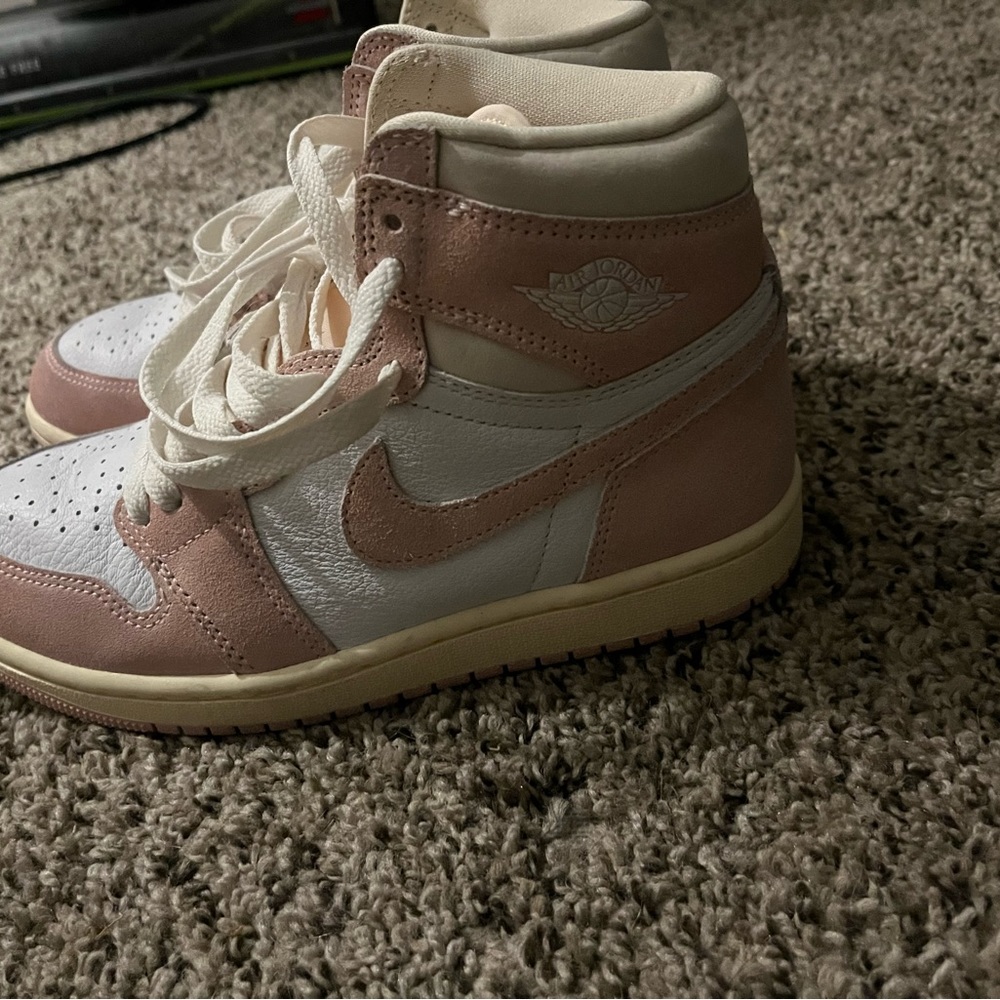 Vintage pink Nike